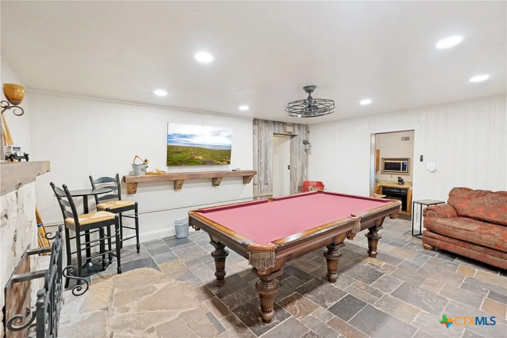 8570 River Road New Braunfels, TX 78132
