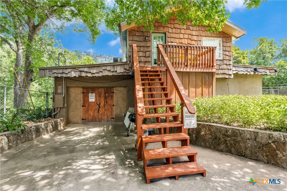 8570 River Road New Braunfels, TX 78132
