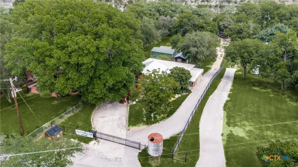 8570 River Road New Braunfels, TX 78132