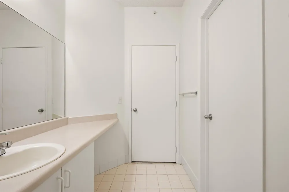 6960 SW 39TH STREET #E205 Davie, FL 33314