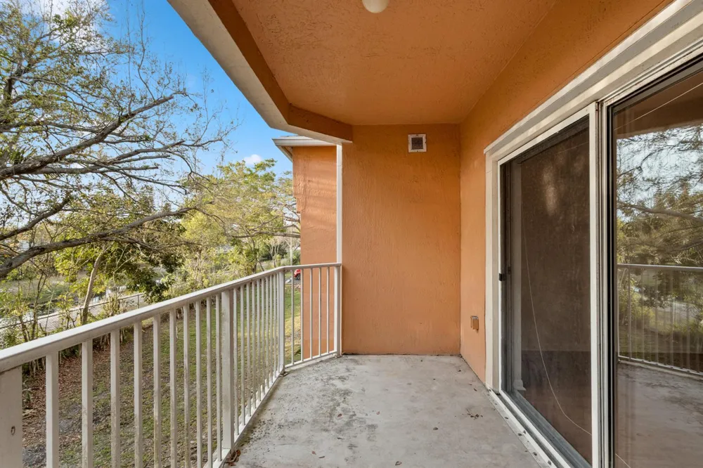6960 SW 39TH STREET #E205 Davie, FL 33314