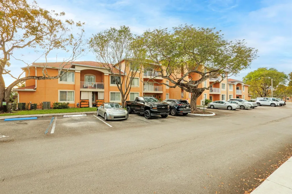 6960 SW 39TH STREET #E205 Davie, FL 33314