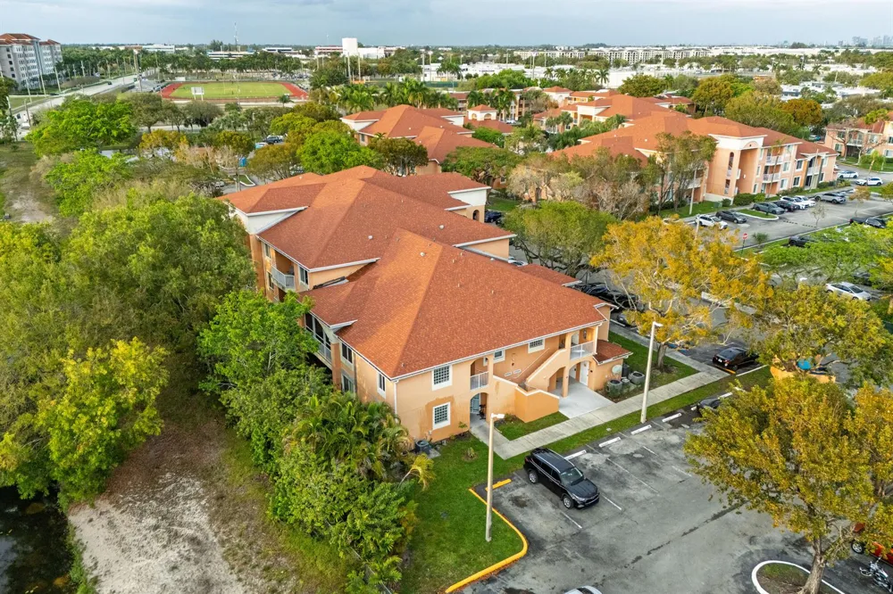 6960 SW 39TH STREET #E205 Davie, FL 33314