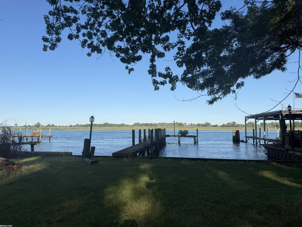 6540 Dickinson Island Clay Township, MI 48028
