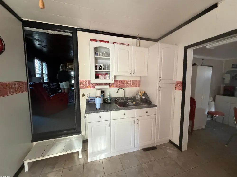 6540 Dickinson Island Clay Township, MI 48028