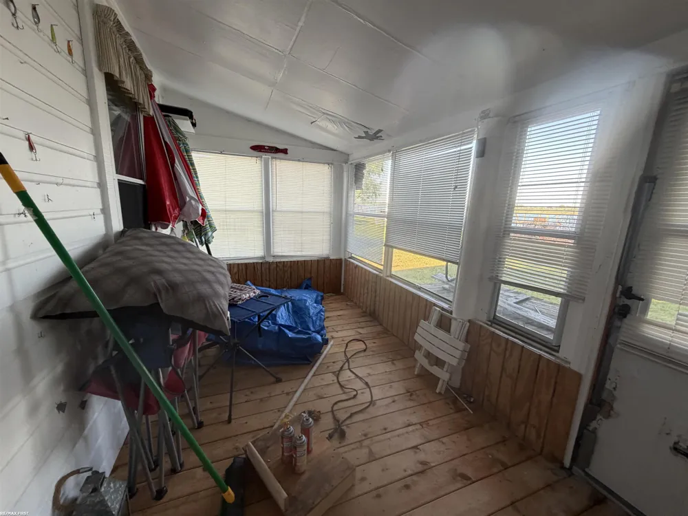 6540 Dickinson Island Clay Township, MI 48028