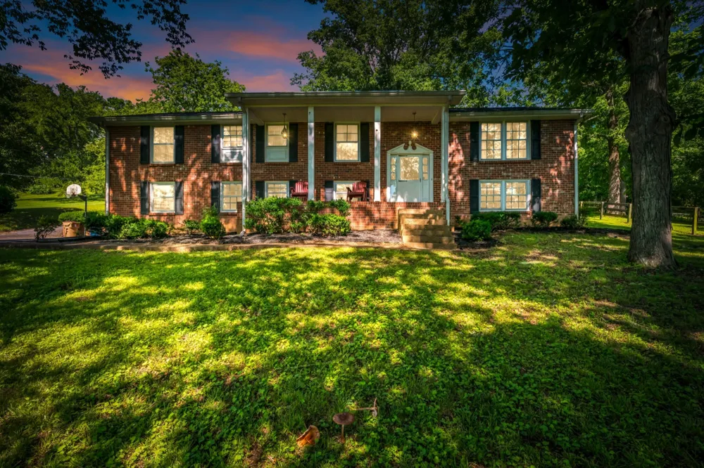 1204 Madison Creek Rd Goodlettsville, TN 37072