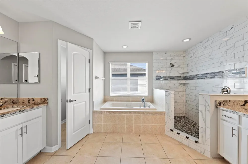 5224 58TH TERRACE E Bradenton, FL 34203