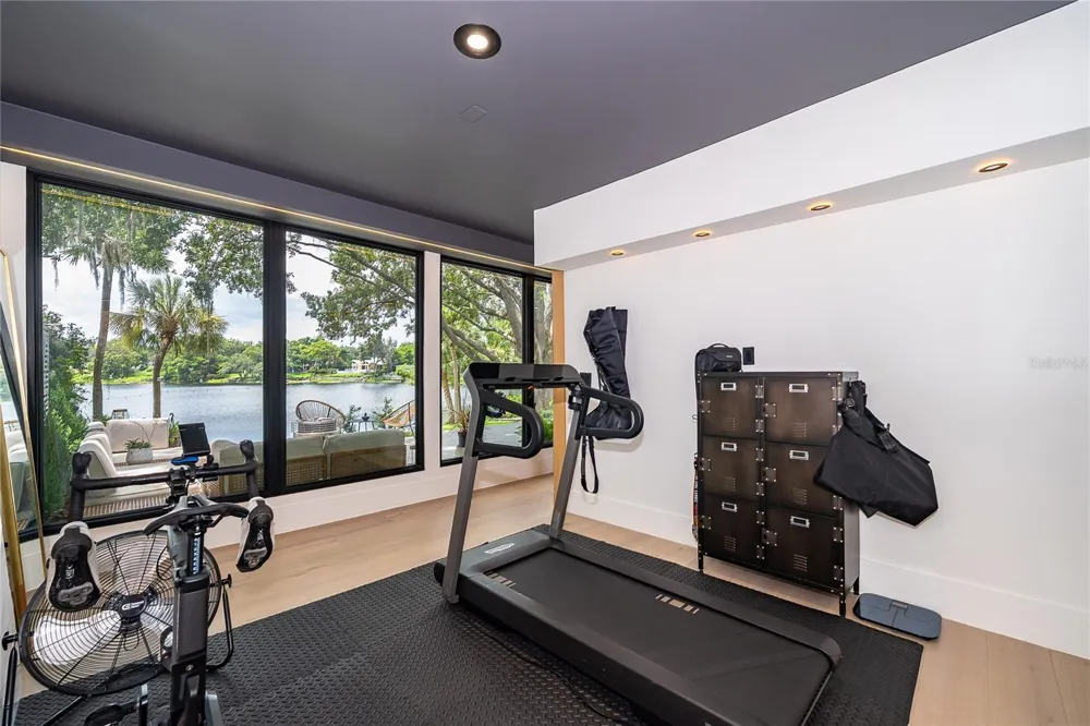 1420 ALOMA AVENUE Winter Park, FL 32789