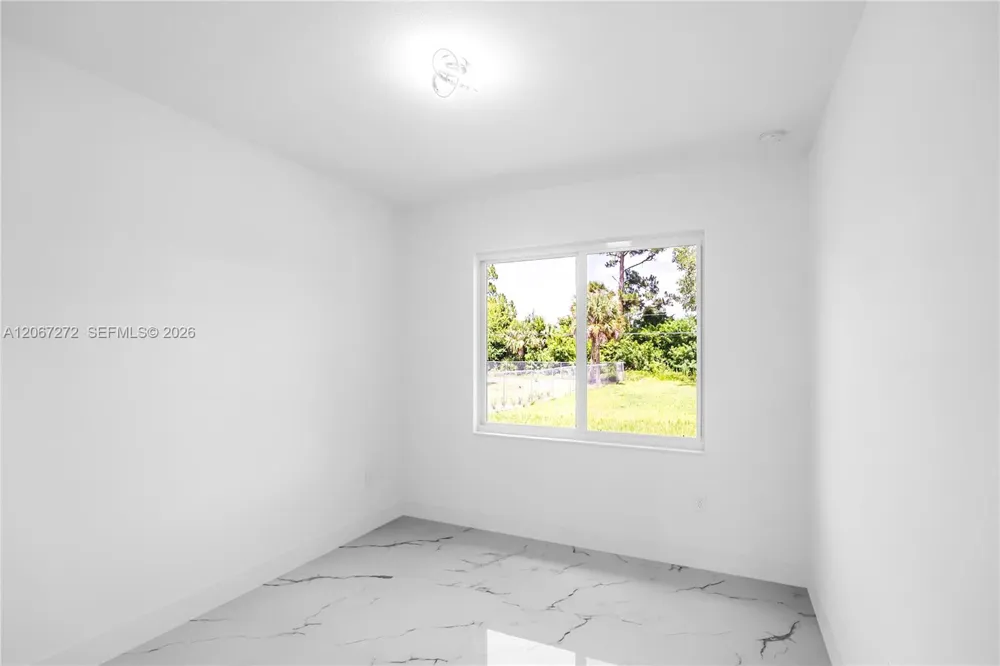 718 718 Robert AVE Lehigh Acres, FL 33936