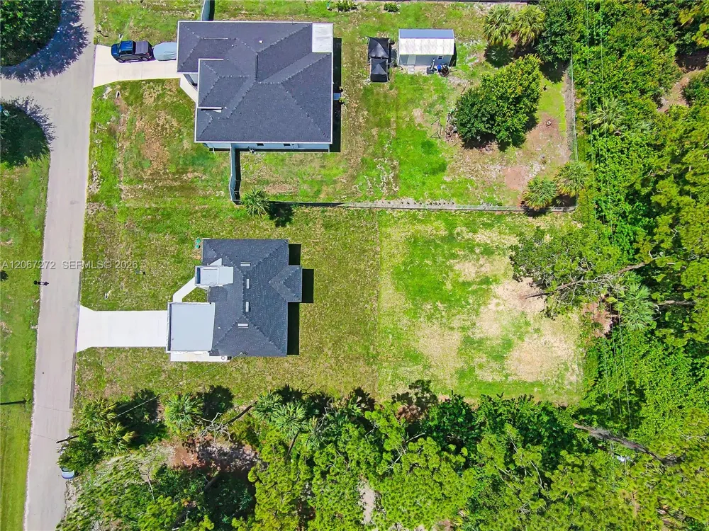 718 718 Robert AVE Lehigh Acres, FL 33936