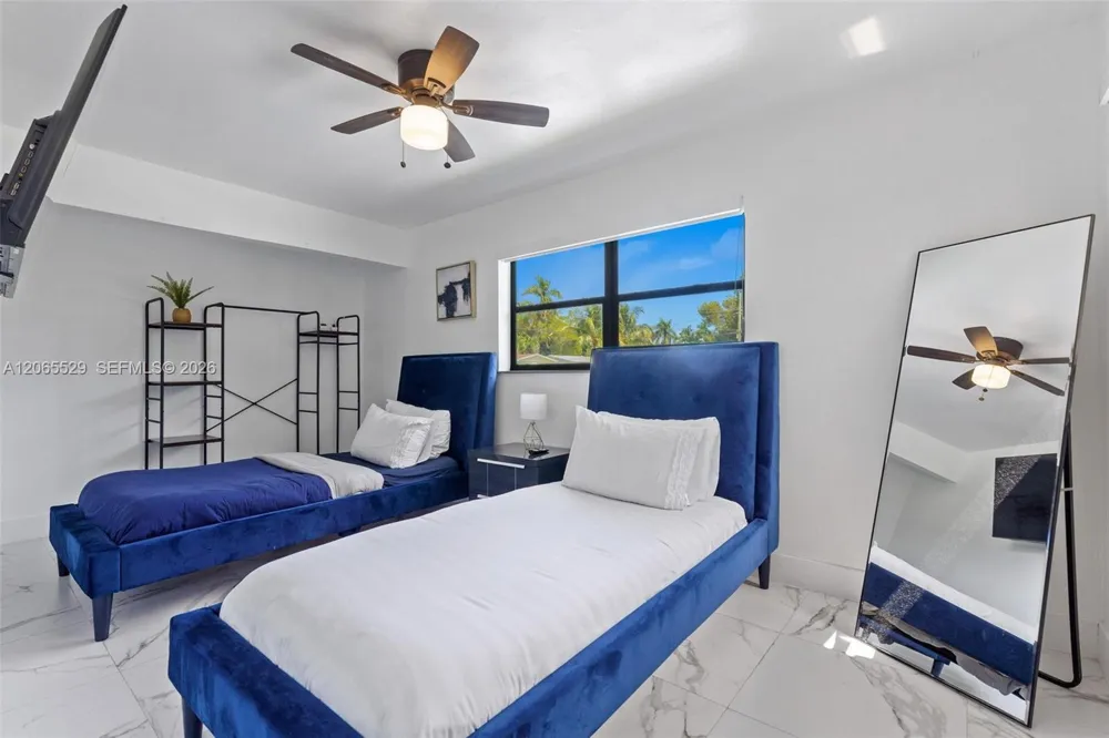 11420 NE 4th Ave Miami, FL 33161