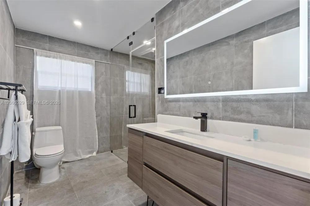 11420 NE 4th Ave Miami, FL 33161