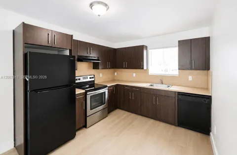 13 S Royal Poinciana Blvd #20
