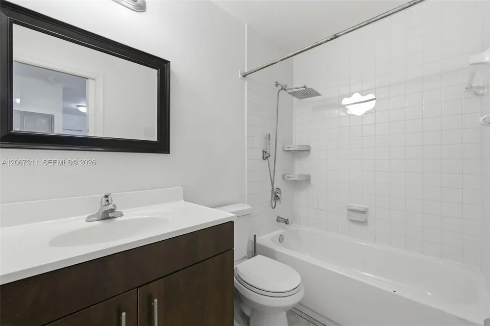 13 S Royal Poinciana Blvd #20 Miami Springs, FL 33166