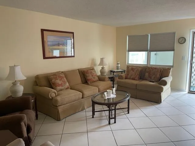 350 Horizons E #206 Boynton Beach, FL 33435