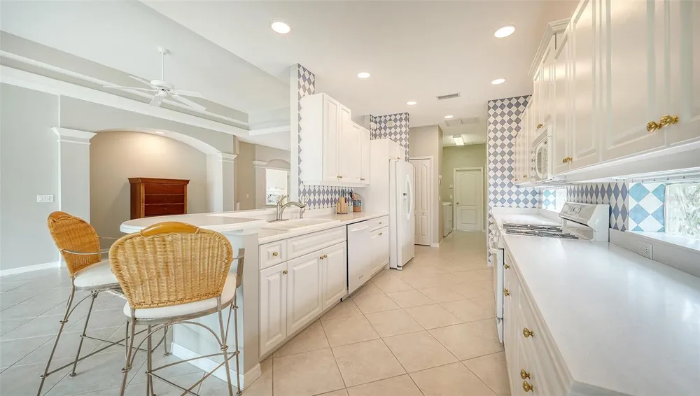 8224 NICE WAY Sarasota, FL 34238