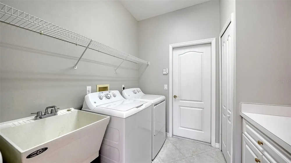 8224 NICE WAY Sarasota, FL 34238