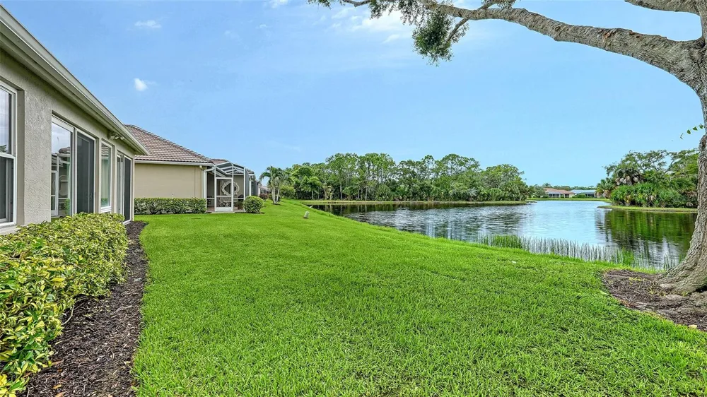 8224 NICE WAY Sarasota, FL 34238