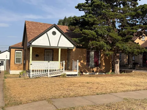 1017 Mary-Ellen Street