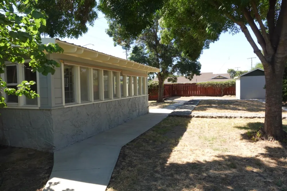 1614 W Morton Porterville, CA 93257