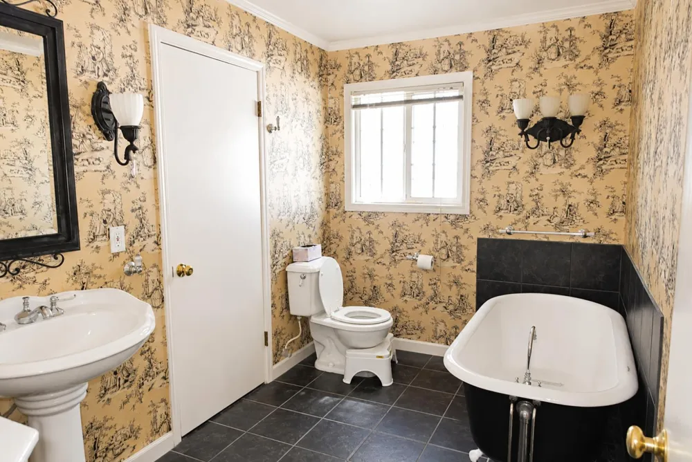 1614 W Morton Porterville, CA 93257