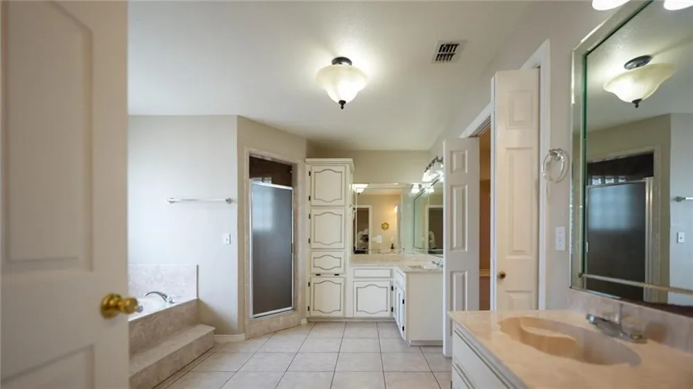 240 County Road 2112 Alice, TX 78332