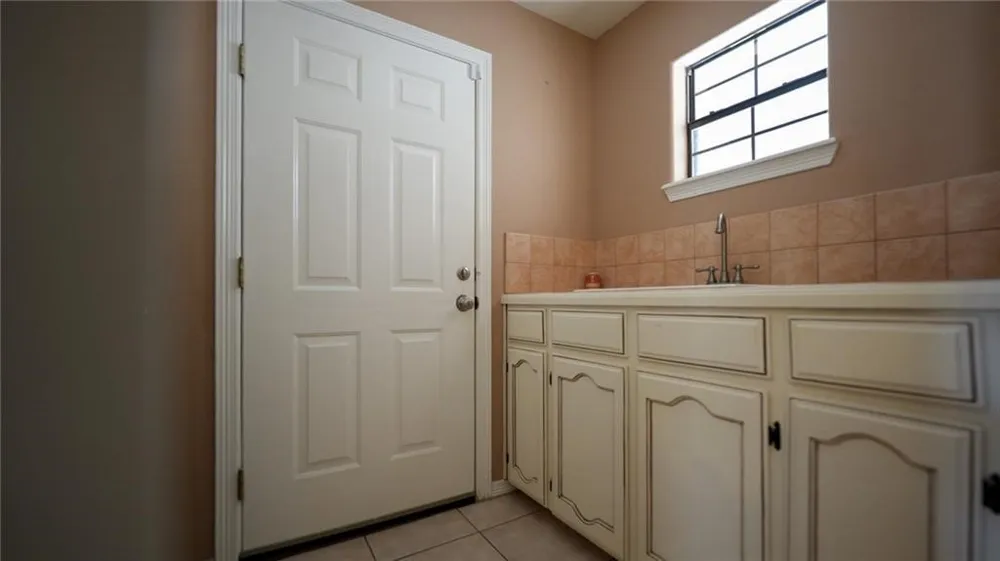 240 County Road 2112 Alice, TX 78332