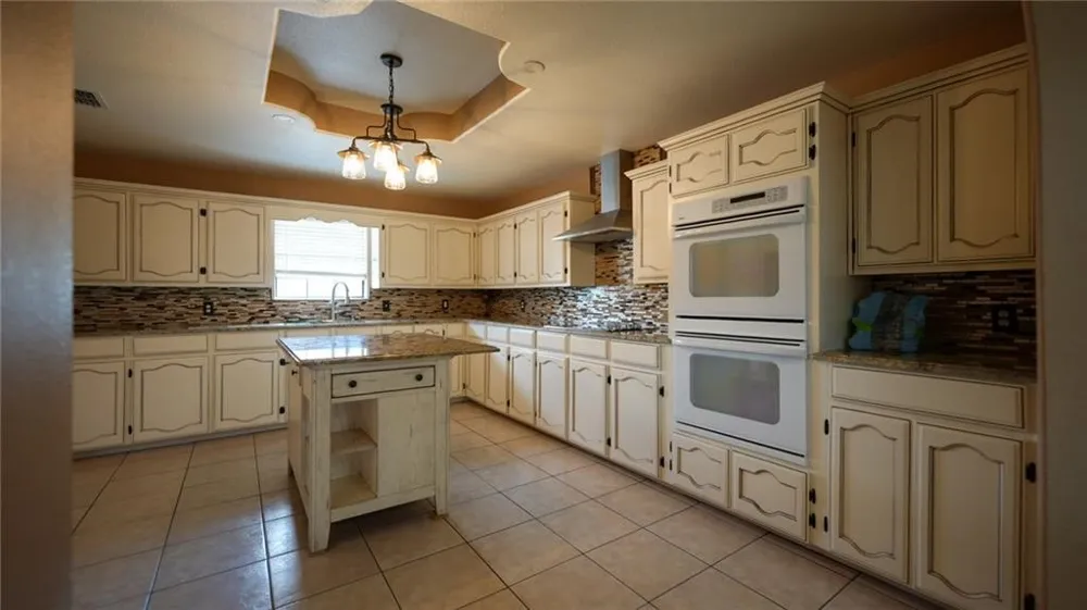 240 County Road 2112 Alice, TX 78332