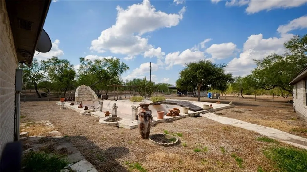 240 County Road 2112 Alice, TX 78332