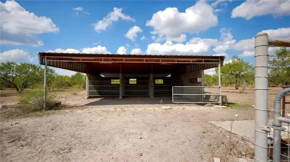 240 County Road 2112 Alice, TX 78332