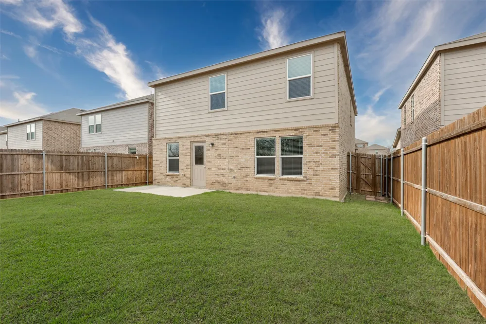 321 Glenwick Lane Van Alstyne, TX 75495