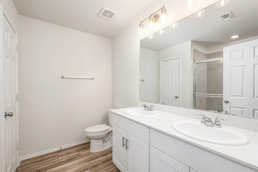 321 Glenwick Lane Van Alstyne, TX 75495