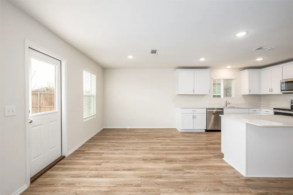 321 Glenwick Lane Van Alstyne, TX 75495