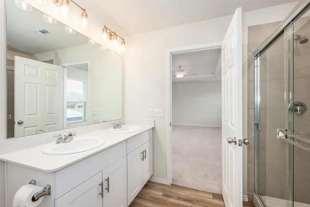 321 Glenwick Lane Van Alstyne, TX 75495