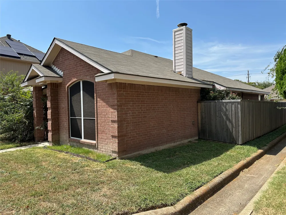 1811 Stewart Street Cedar Hill, TX 75104