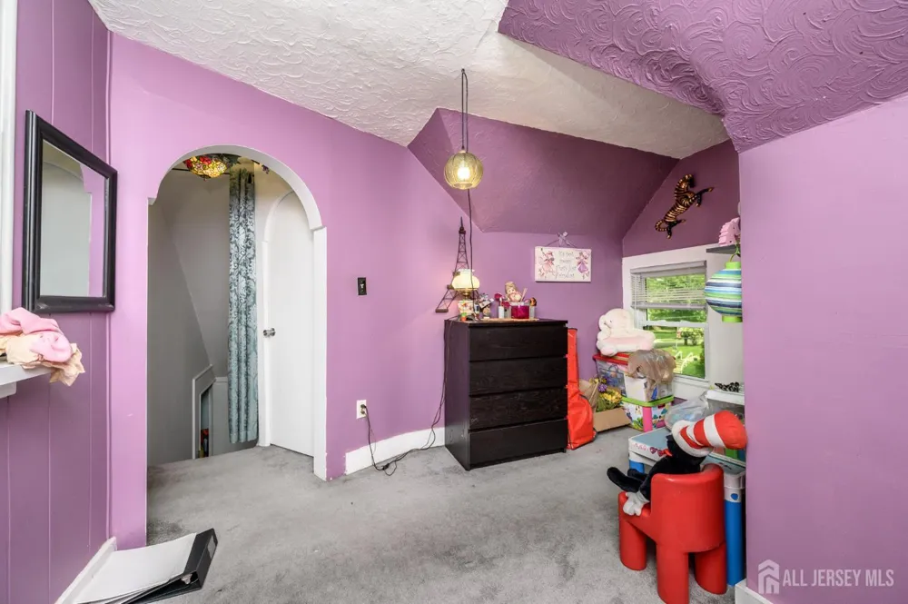 147 Claremont Avenue Verona, NJ 07044