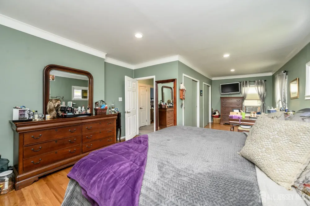 147 Claremont Avenue Verona, NJ 07044