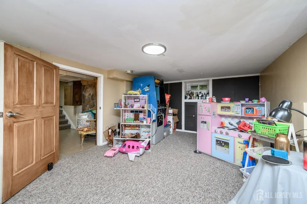 147 Claremont Avenue Verona, NJ 07044