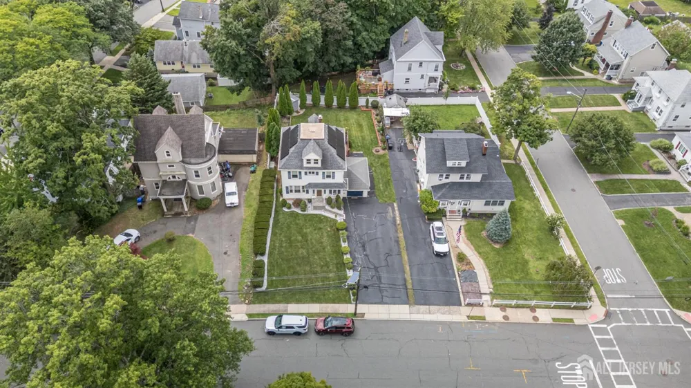 147 Claremont Avenue Verona, NJ 07044