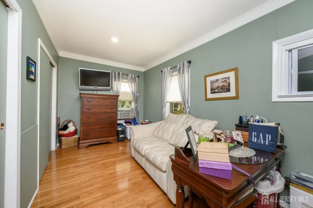 147 Claremont Avenue Verona, NJ 07044