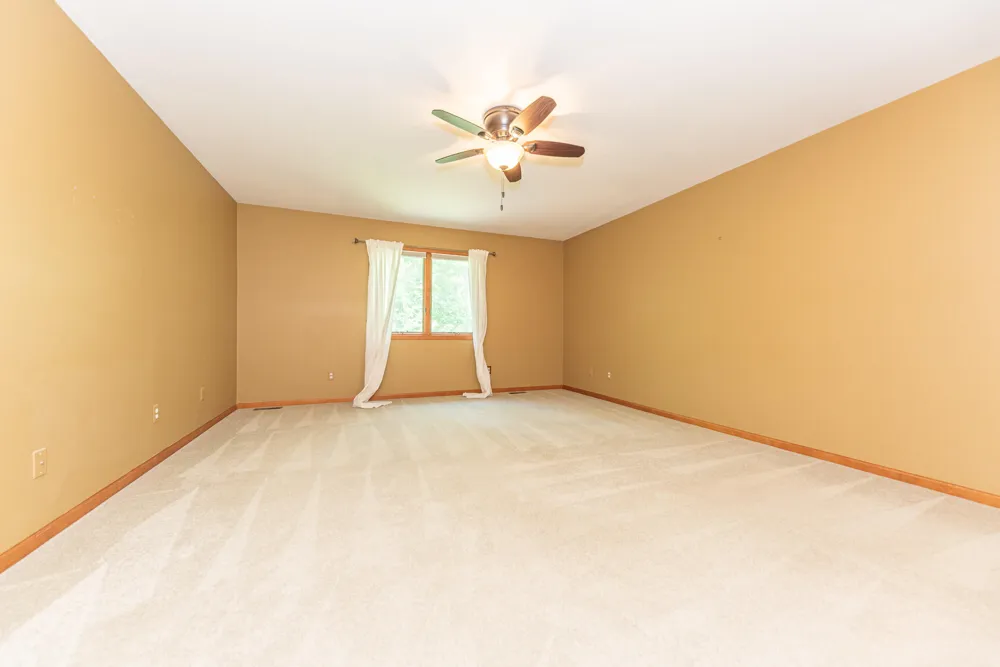 535 Sycamore Circle Saline, MI 48176