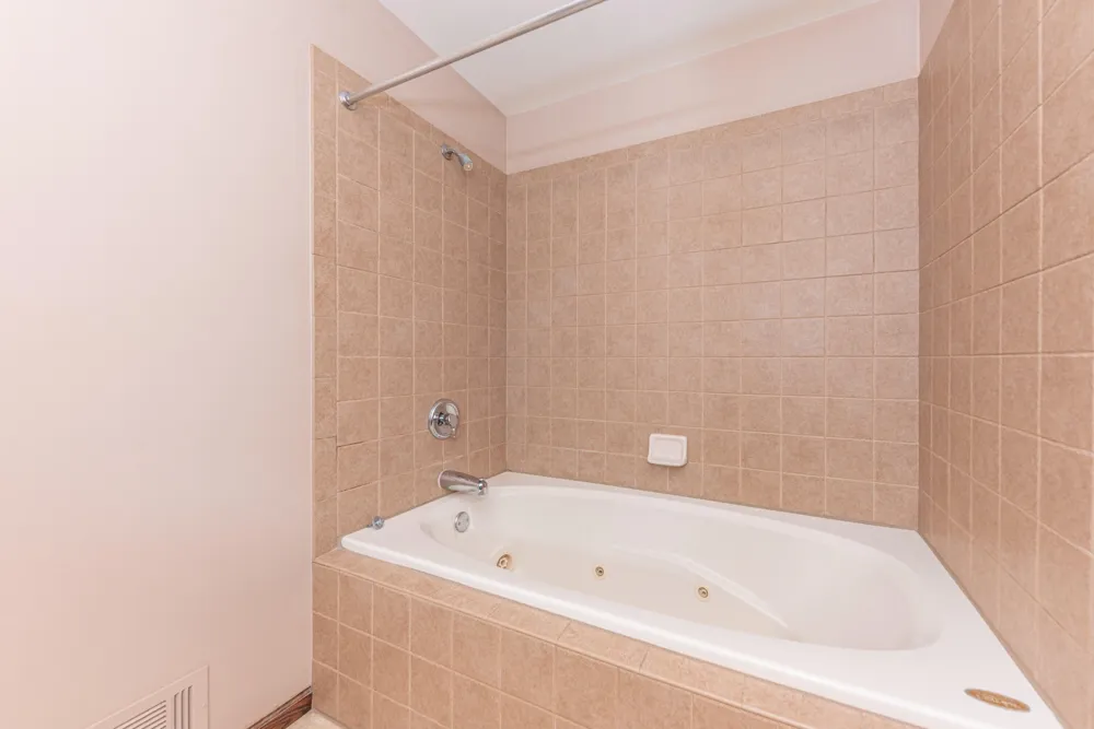 535 Sycamore Circle Saline, MI 48176