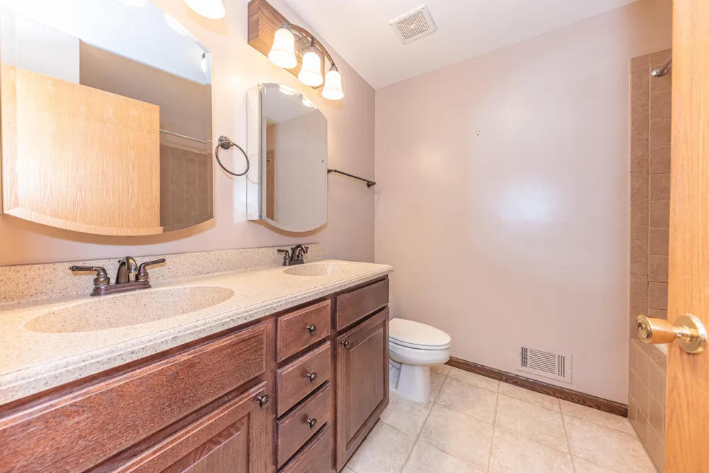 535 Sycamore Circle Saline, MI 48176