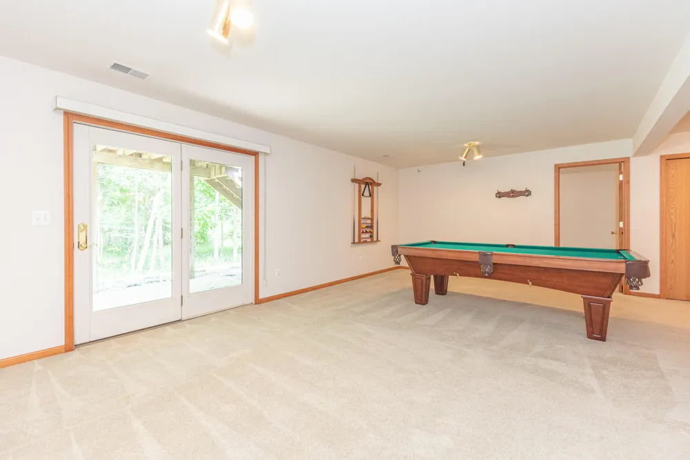 535 Sycamore Circle Saline, MI 48176