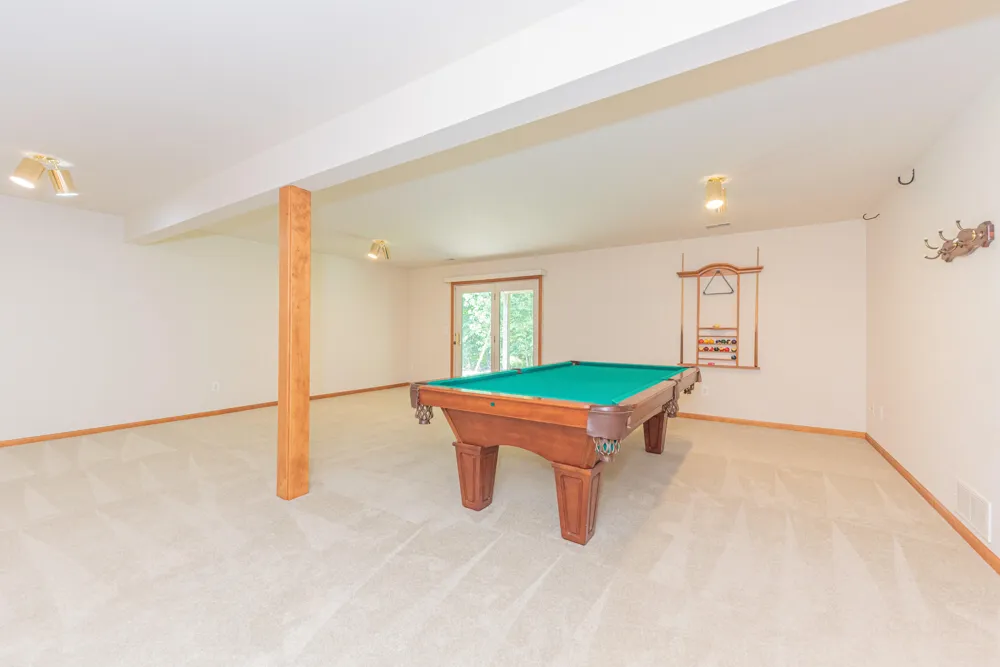 535 Sycamore Circle Saline, MI 48176