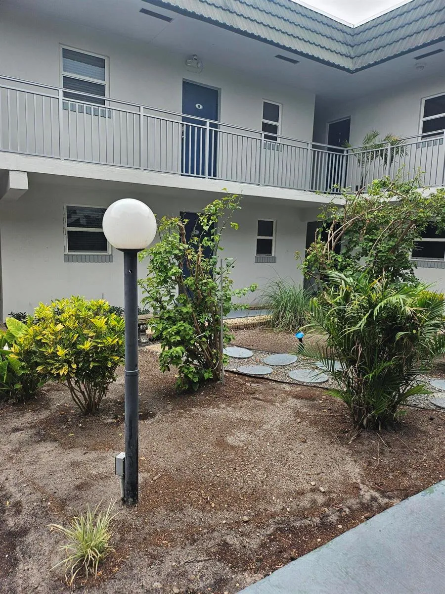 1001 SE 16TH STREET #9 Fort Lauderdale, FL 33316