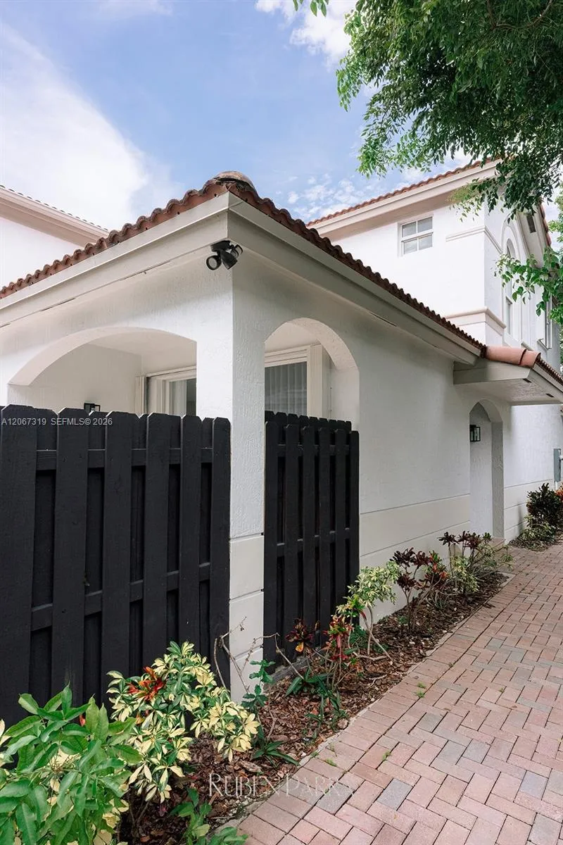 8167 NW 108th Ct #. Doral, FL 33178