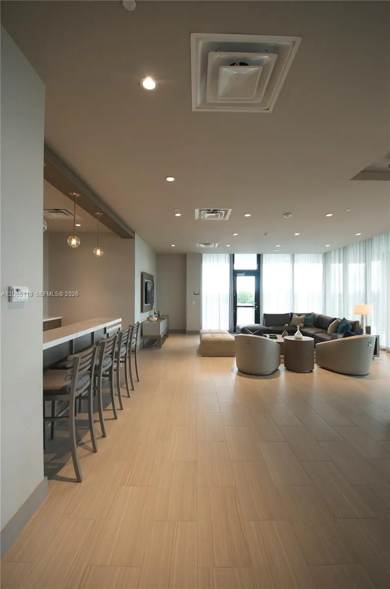 5300 Paseo Blvd #709 Doral, FL 33166