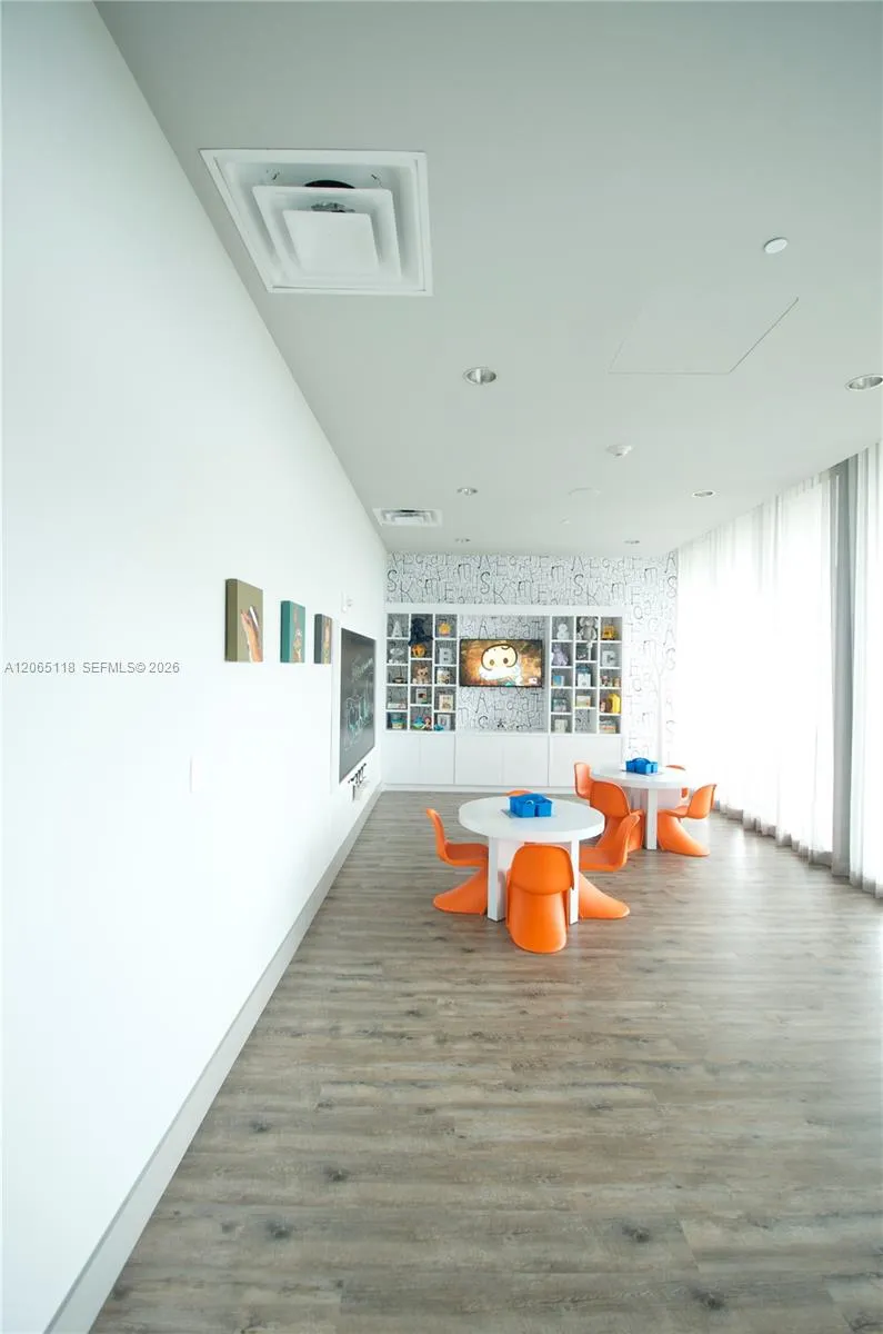 5300 Paseo Blvd #709 Doral, FL 33166